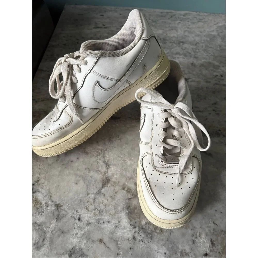 Nike Air Force One 6.5 M/8.5W